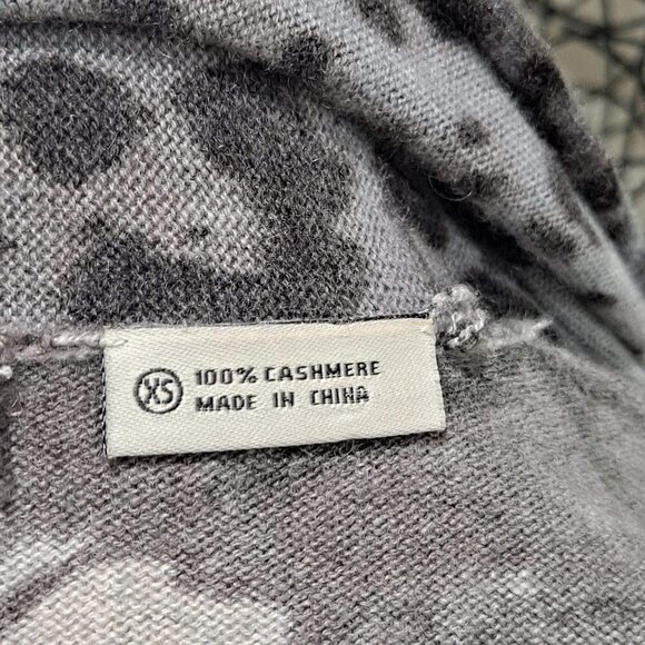 Neiman Marcus Size XS 100% Cashmere Open Front Cardigan Gray/Animal/Floral - Picture 8 of 10